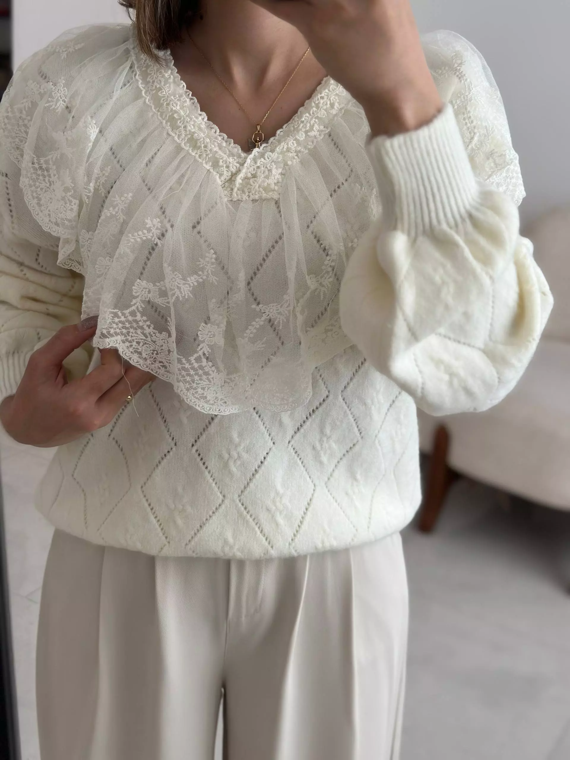 بلوز یقه تور 2025