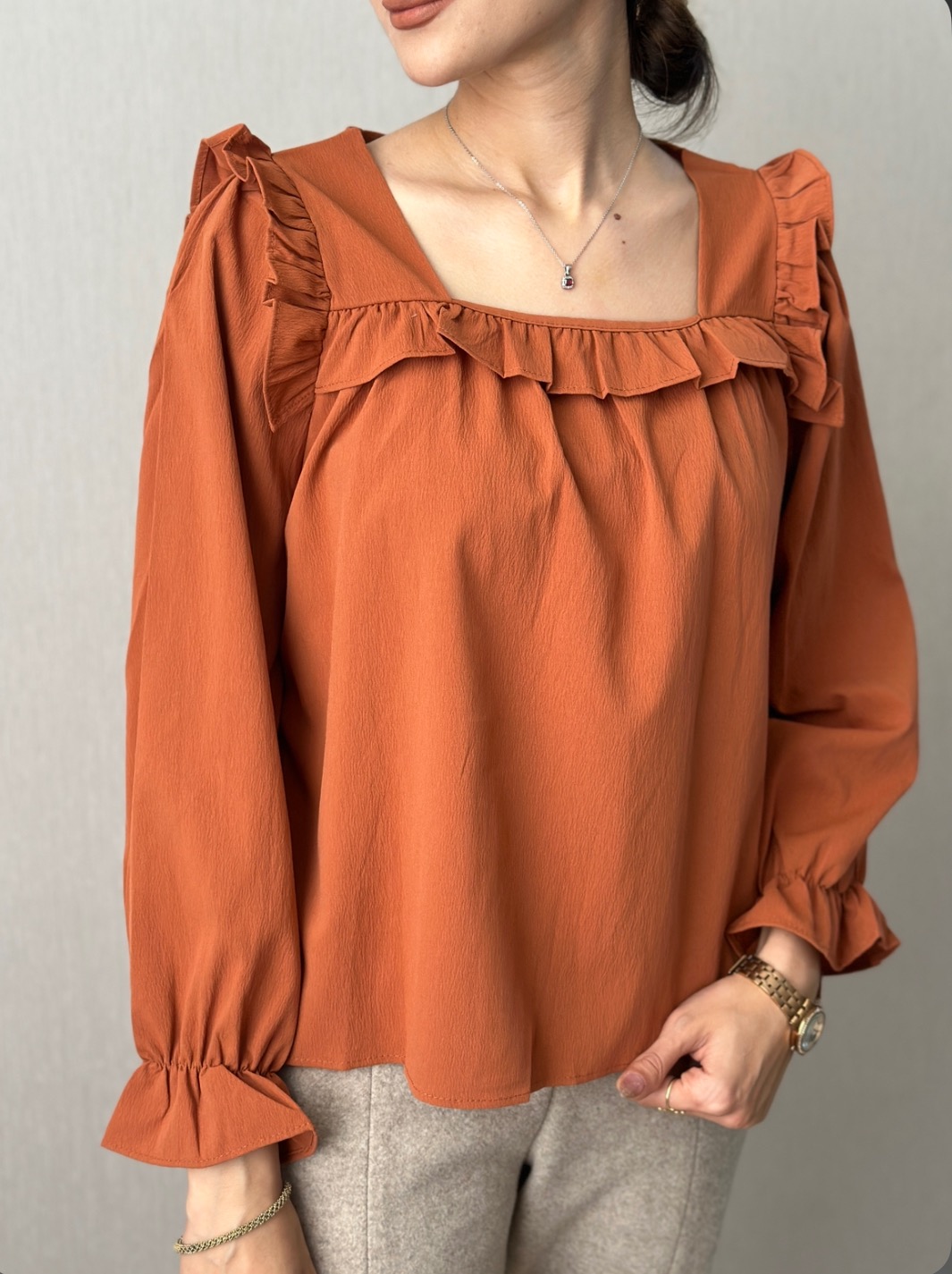 بلوز یقه چین